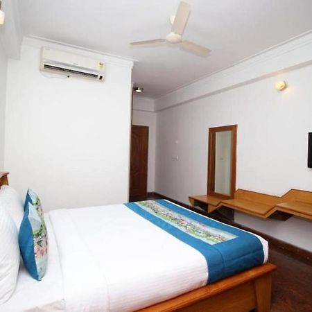 The Mahendra Hotels Mysore Buitenkant foto