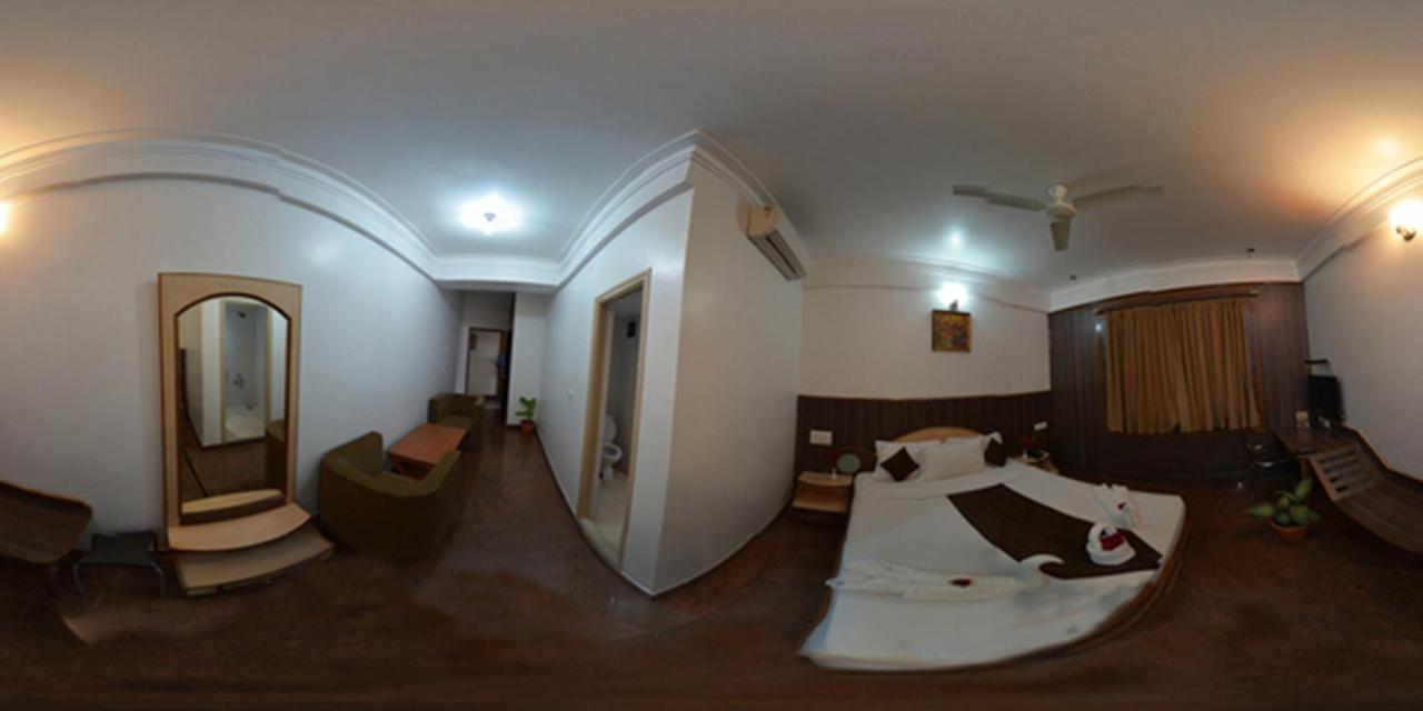 The Mahendra Hotels Mysore Buitenkant foto