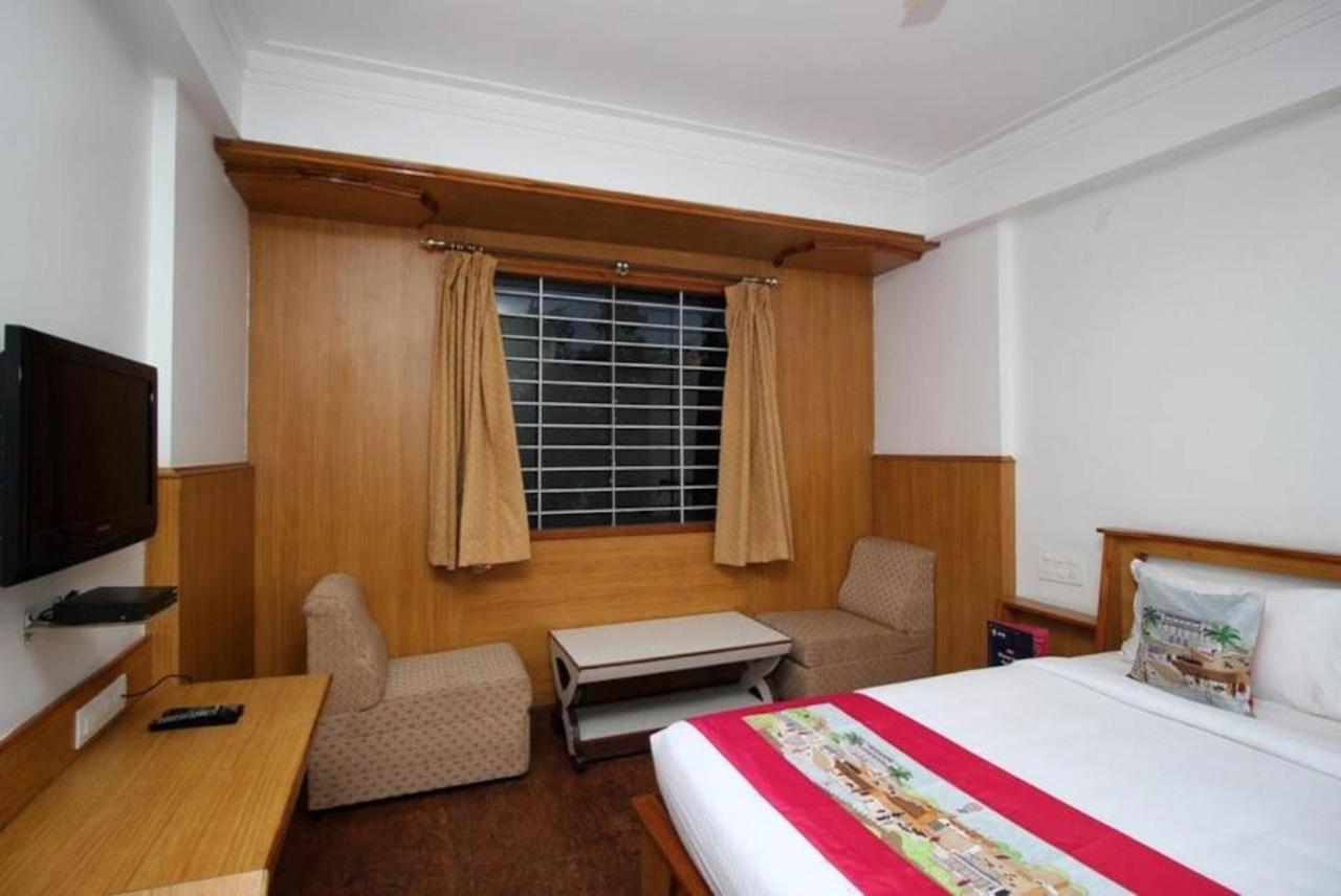 The Mahendra Hotels Mysore Buitenkant foto