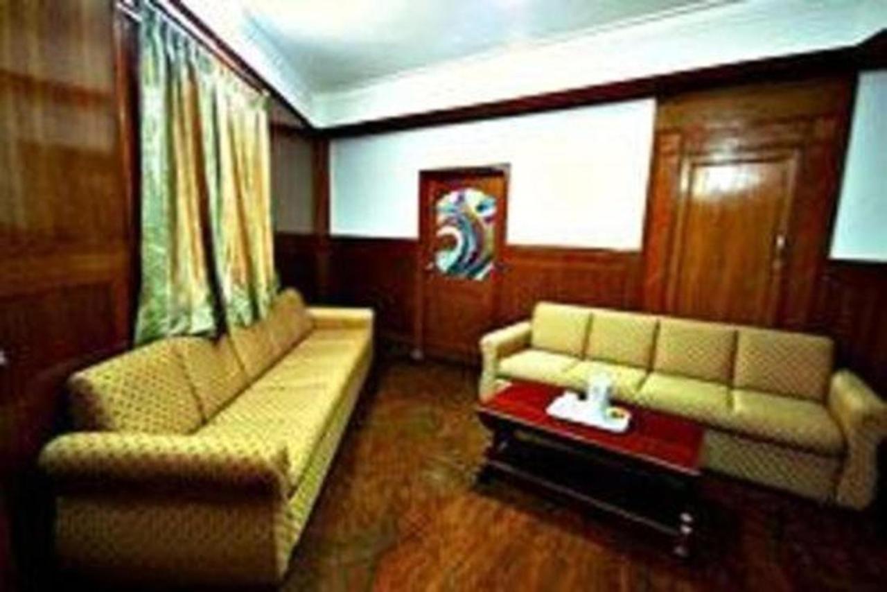 The Mahendra Hotels Mysore Buitenkant foto