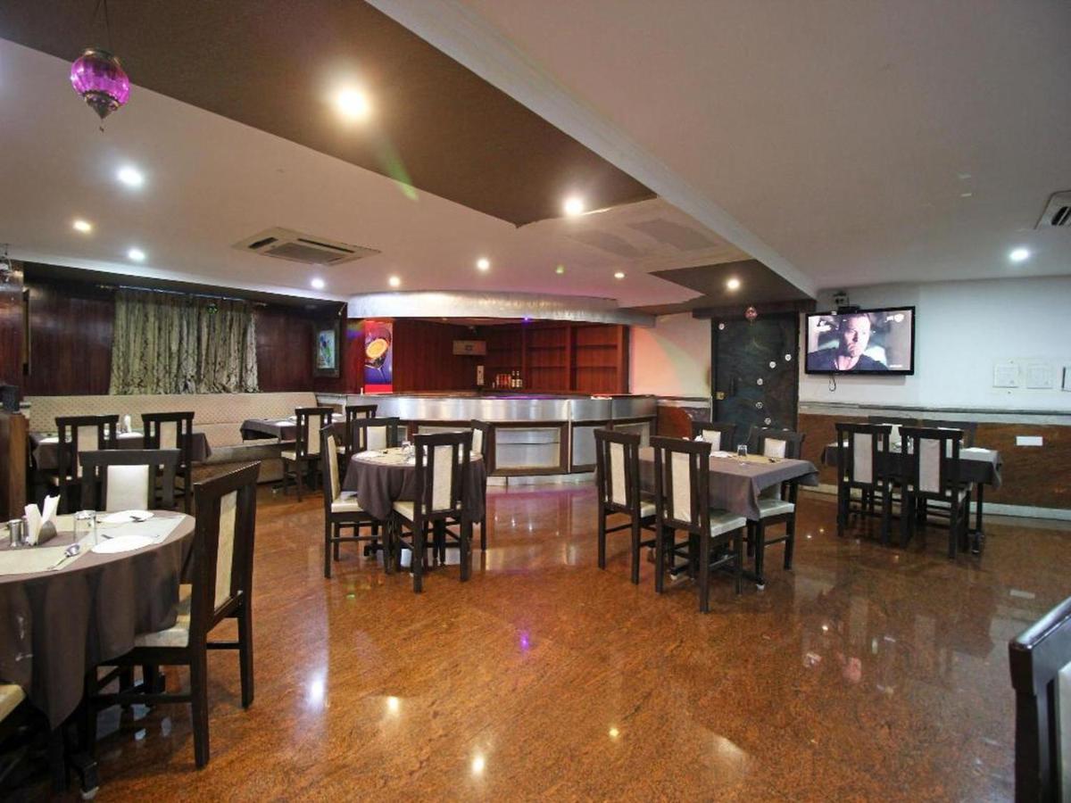 The Mahendra Hotels Mysore Buitenkant foto